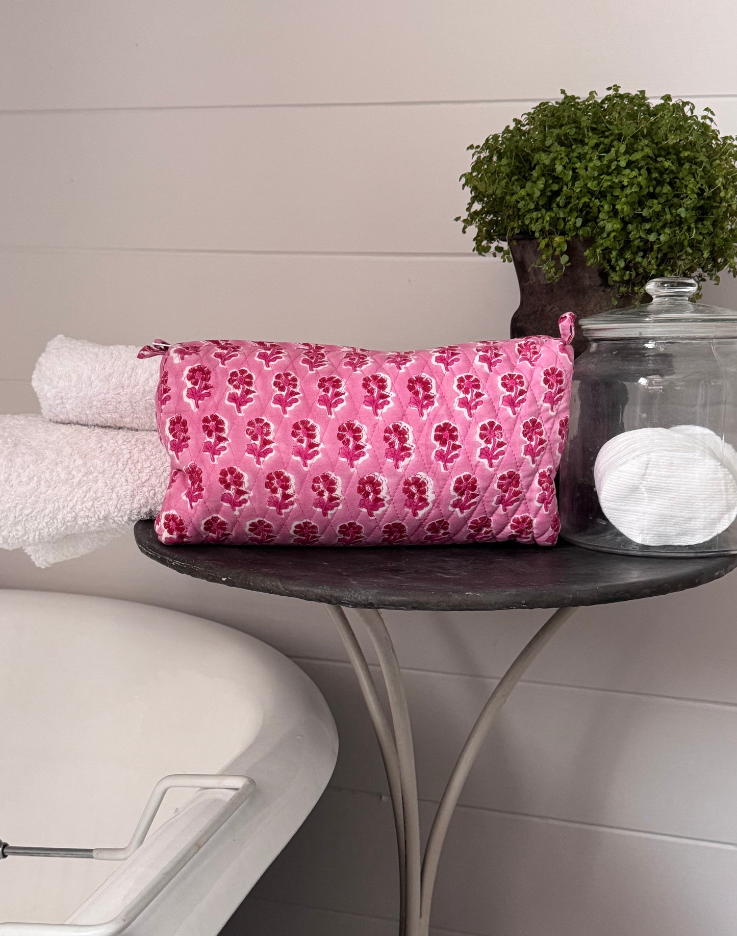 PINK BACKGROUND FLORAL MAKEUP BAG