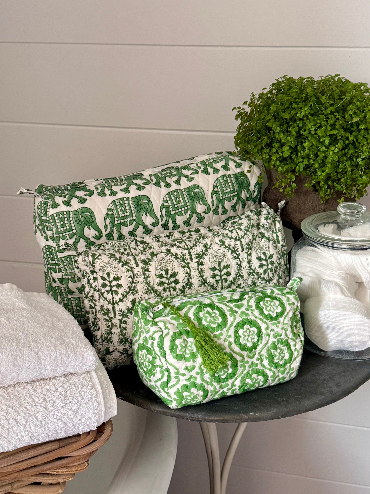 GIANT GREEN ELEPHANT WASH BAG
