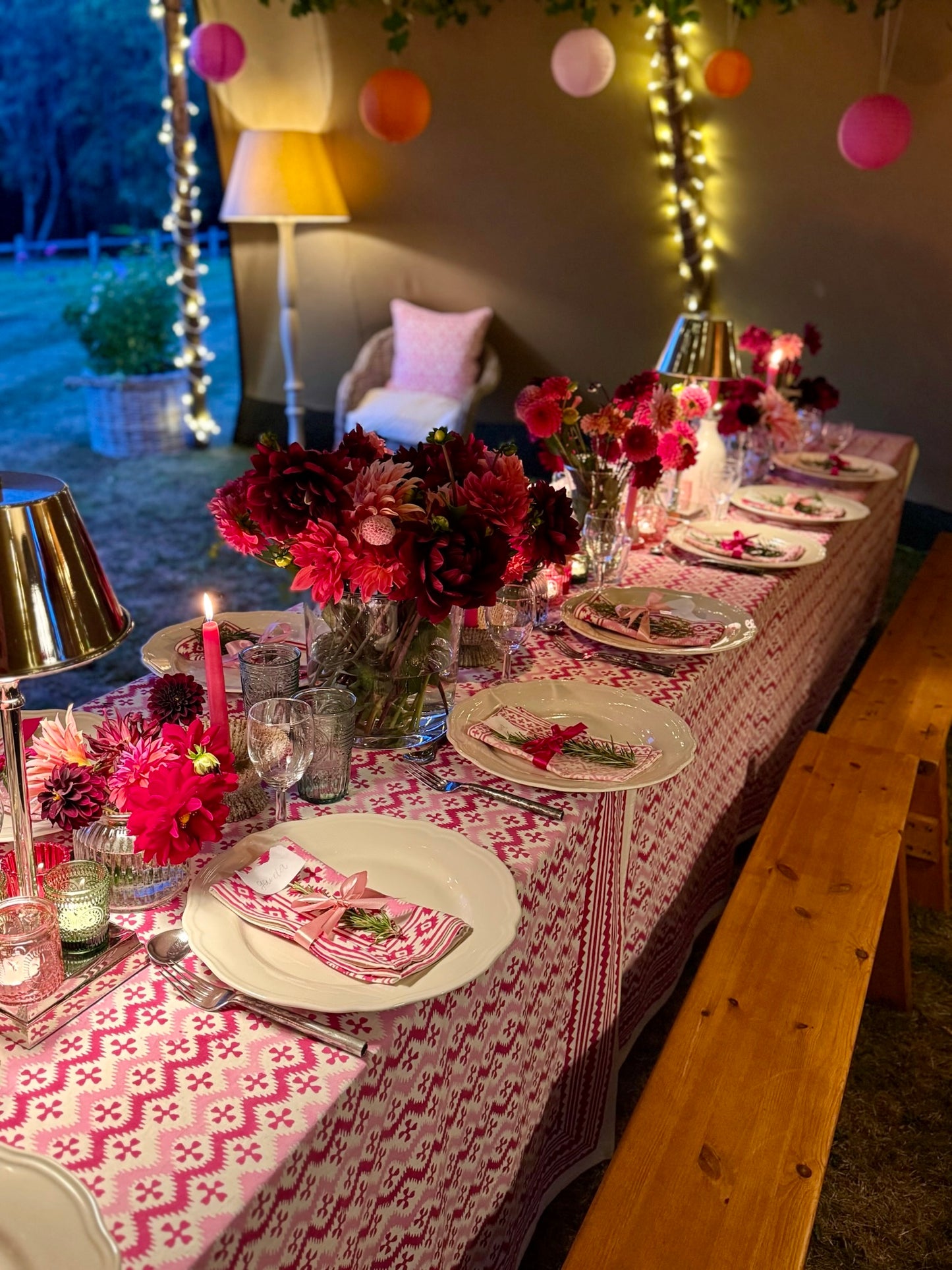 PINK ZIG ZAG TABLECLOTH