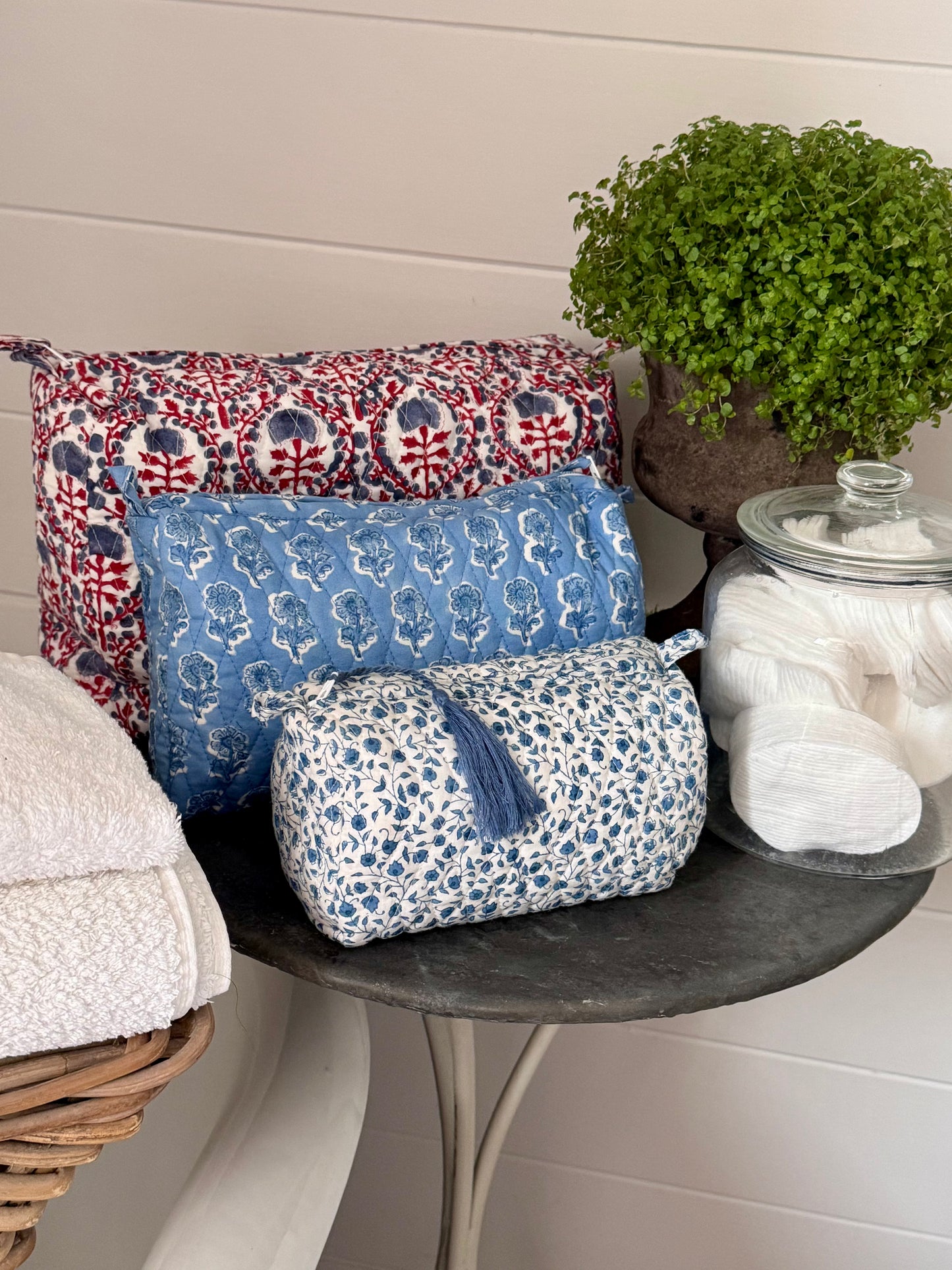 GIANT BLUE AND RASPBERRY TRELLIS WASH BAG
