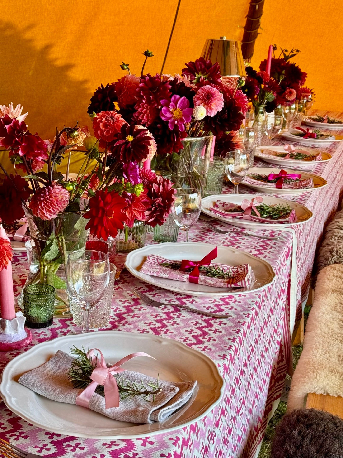 PINK ZIG ZAG TABLECLOTH