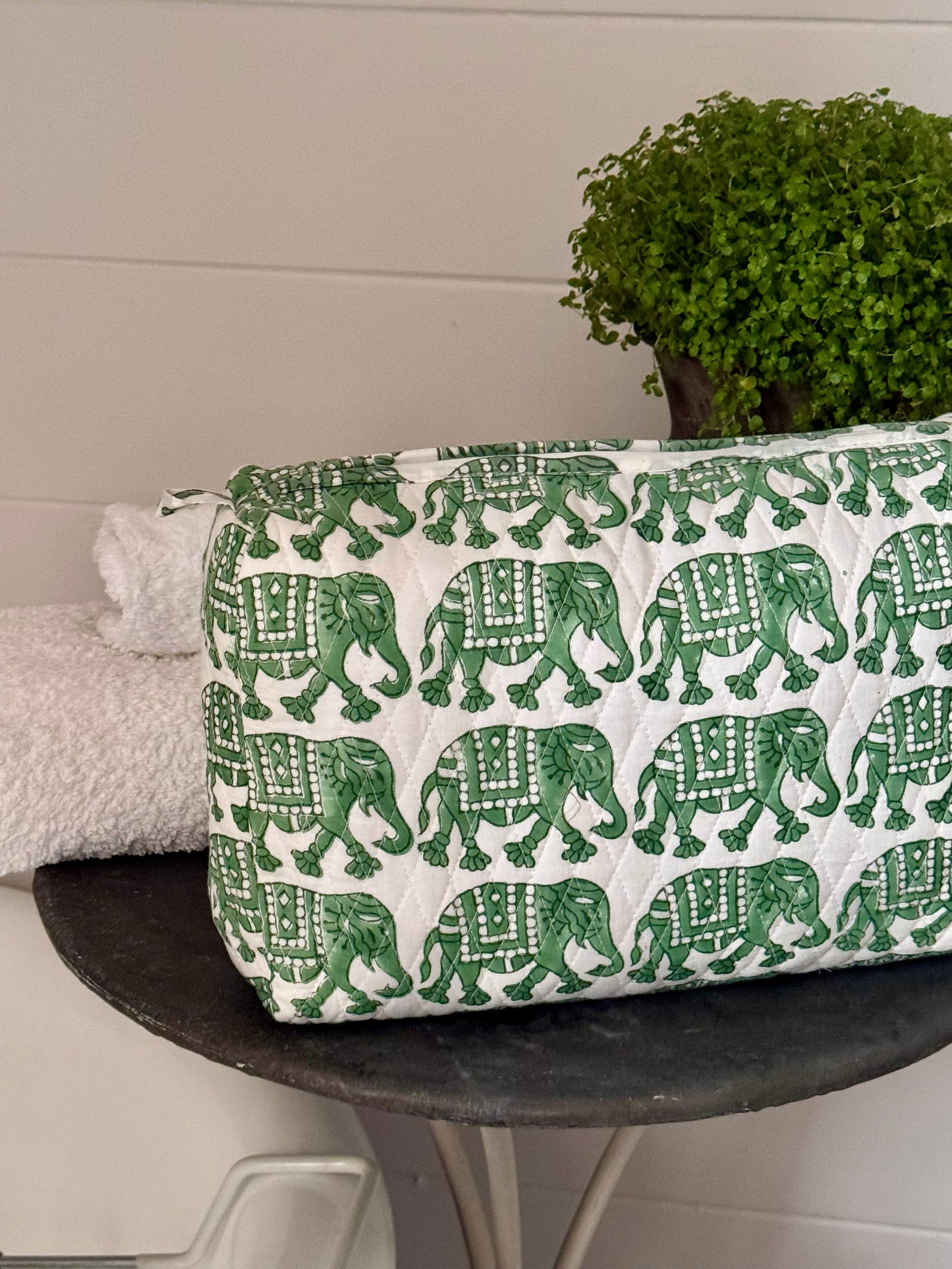 GIANT GREEN ELEPHANT WASH BAG