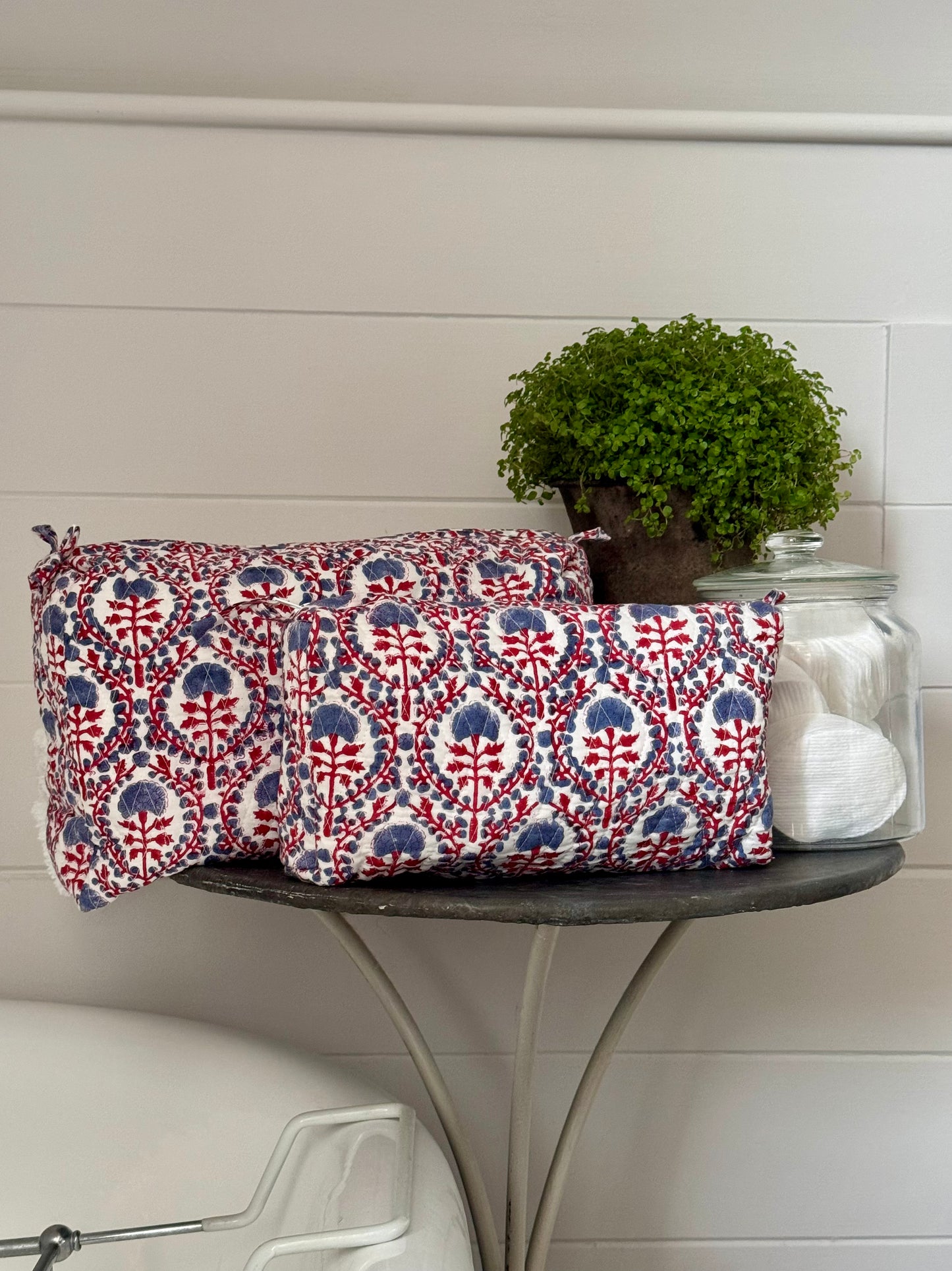 GIANT BLUE AND RASPBERRY TRELLIS WASH BAG