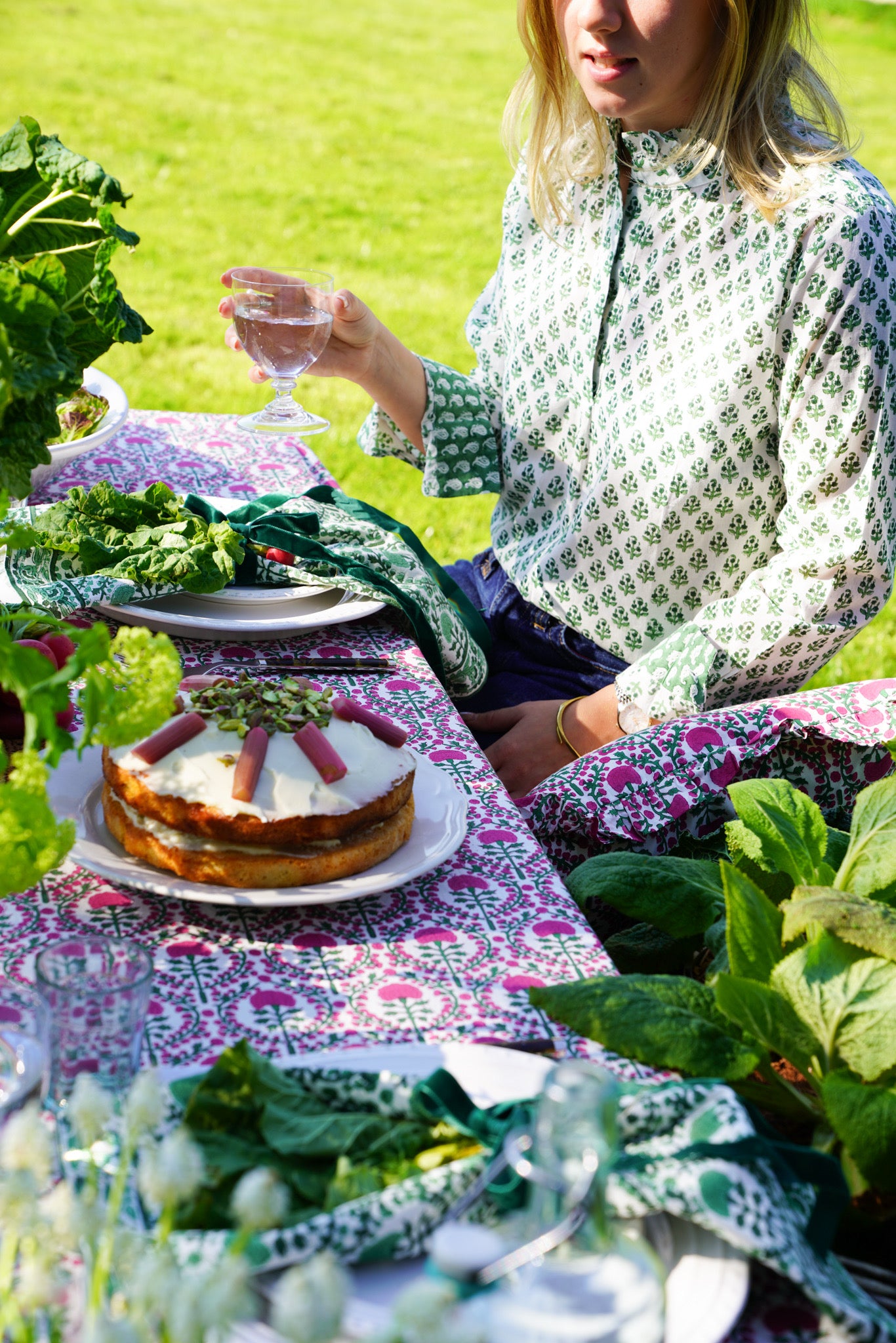 PINK AND GREEN TRELLIS TABLECLOTH