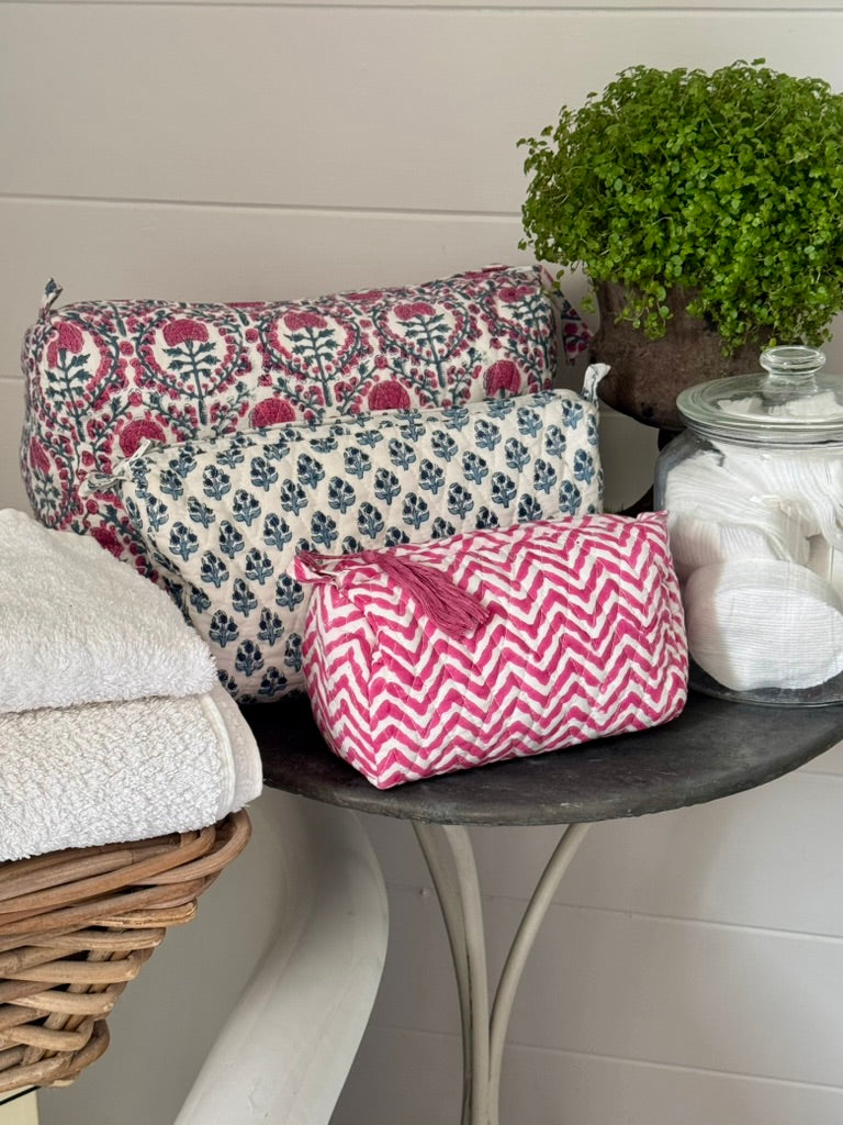 GIANT BLUE AND PINK TRELLIS WASH BAG