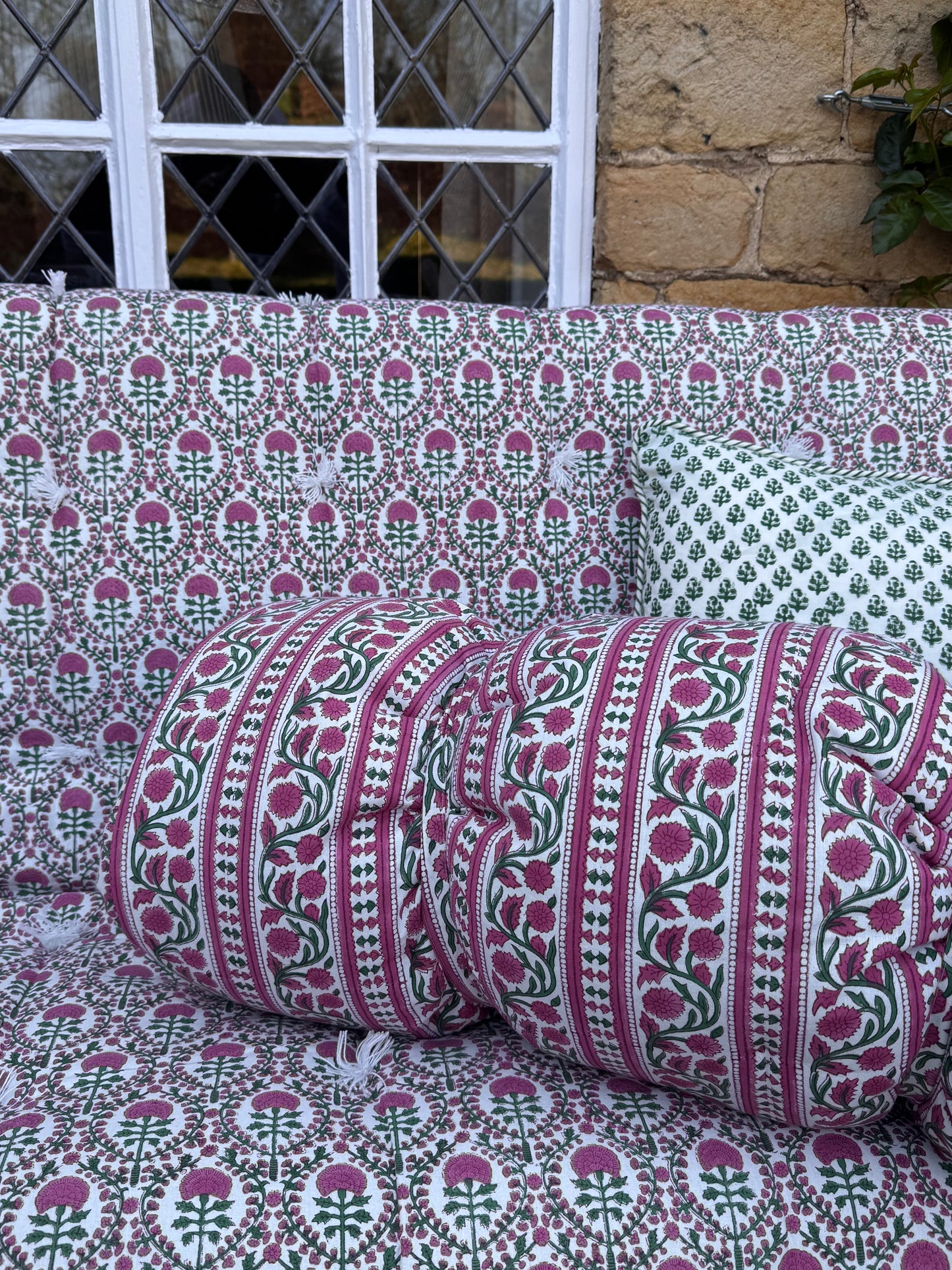 PINK AND GREEN TRELLIS BENCH QUILT