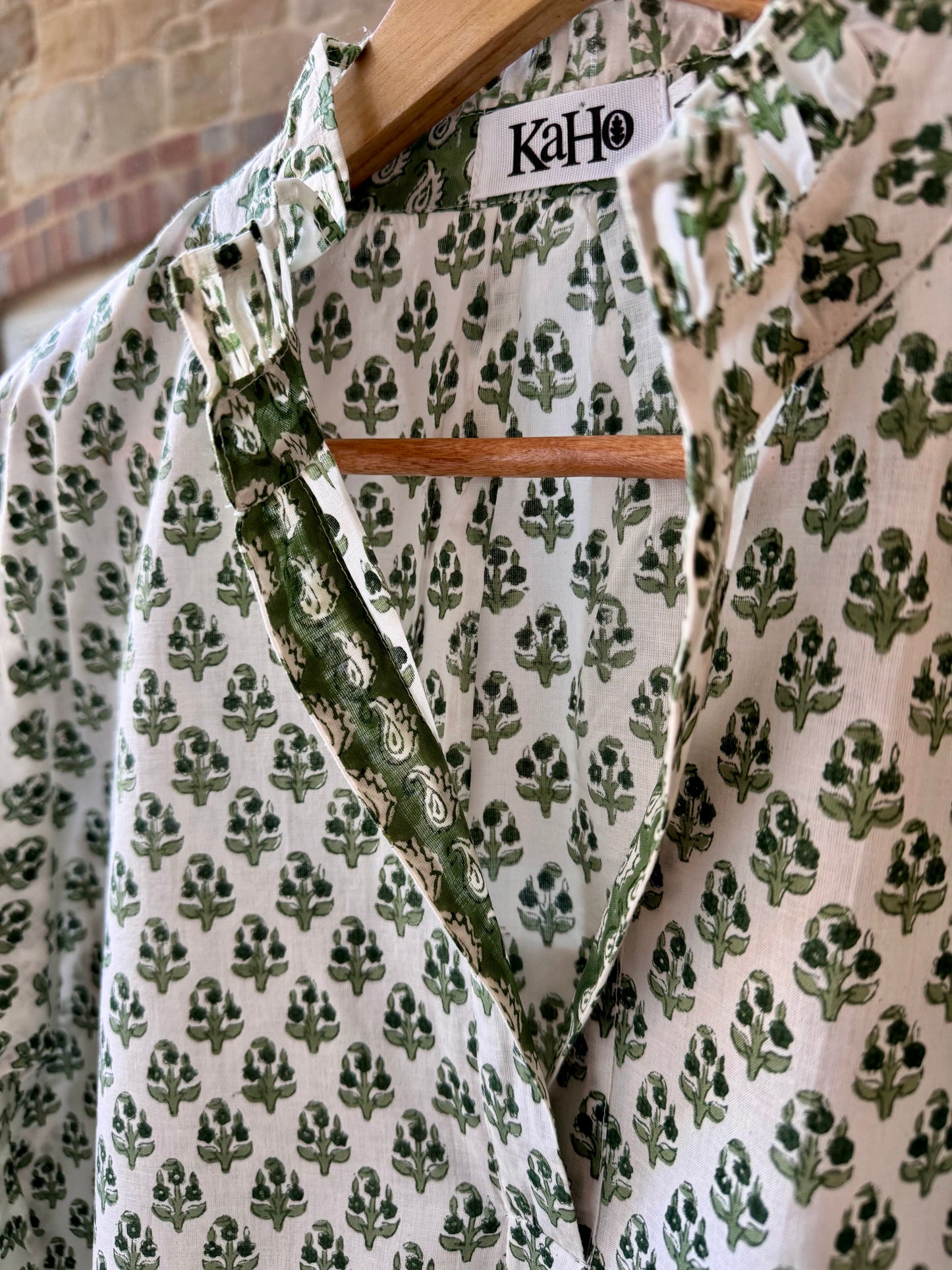 GREEN BOOTY FLORAL SHIRT