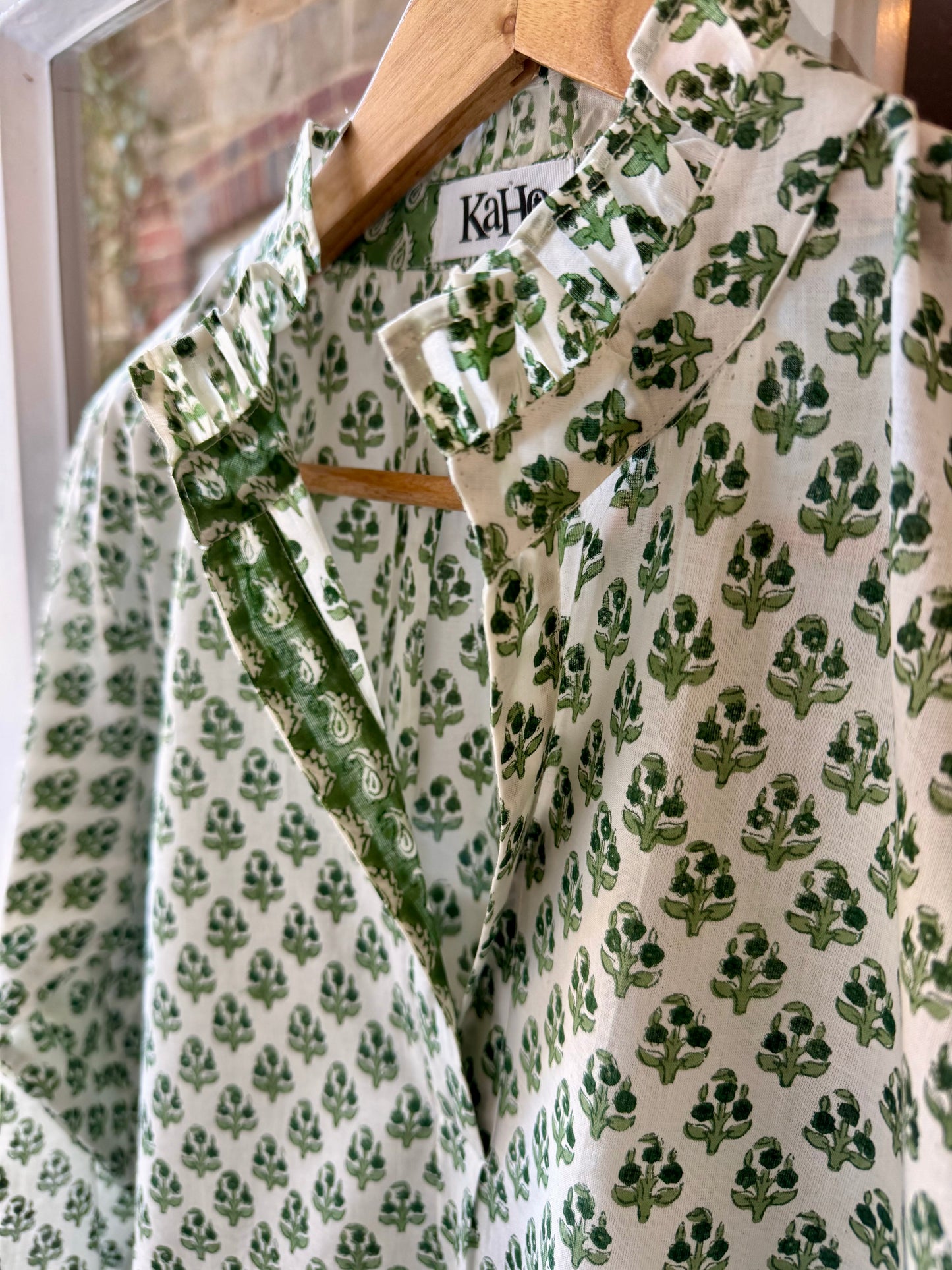 GREEN BOOTY FLORAL SHIRT