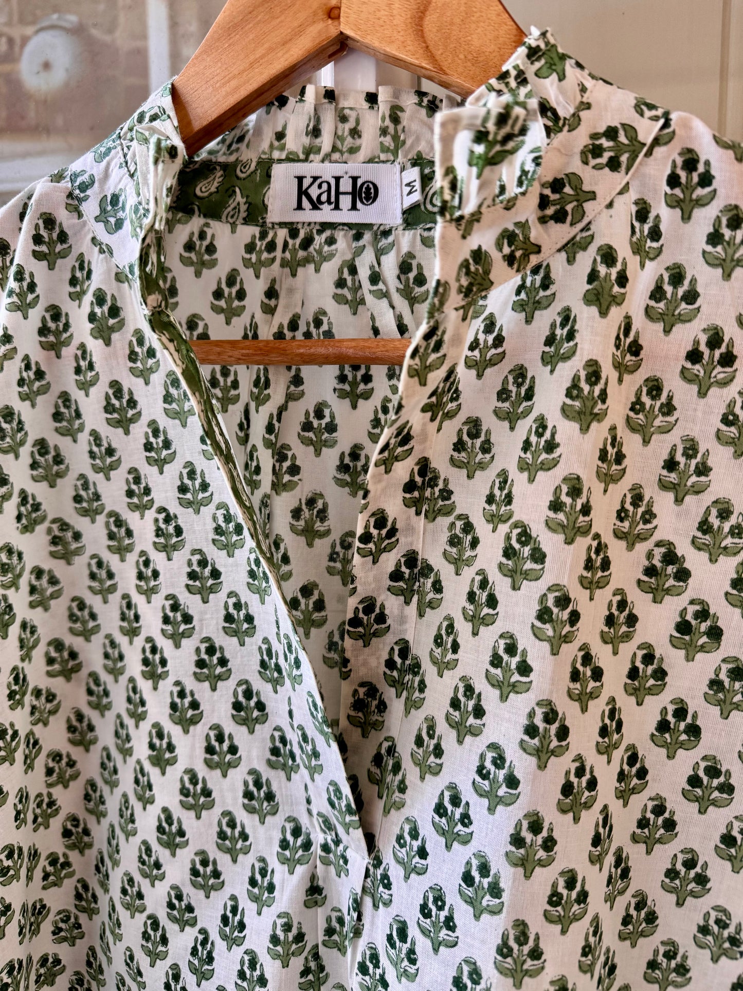 GREEN BOOTY FLORAL SHIRT