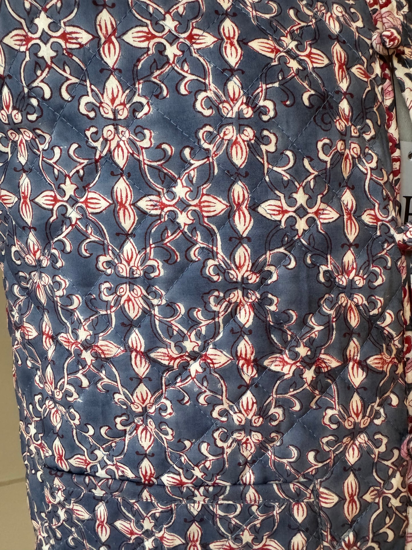 BLUE AND RED GABLE GILET