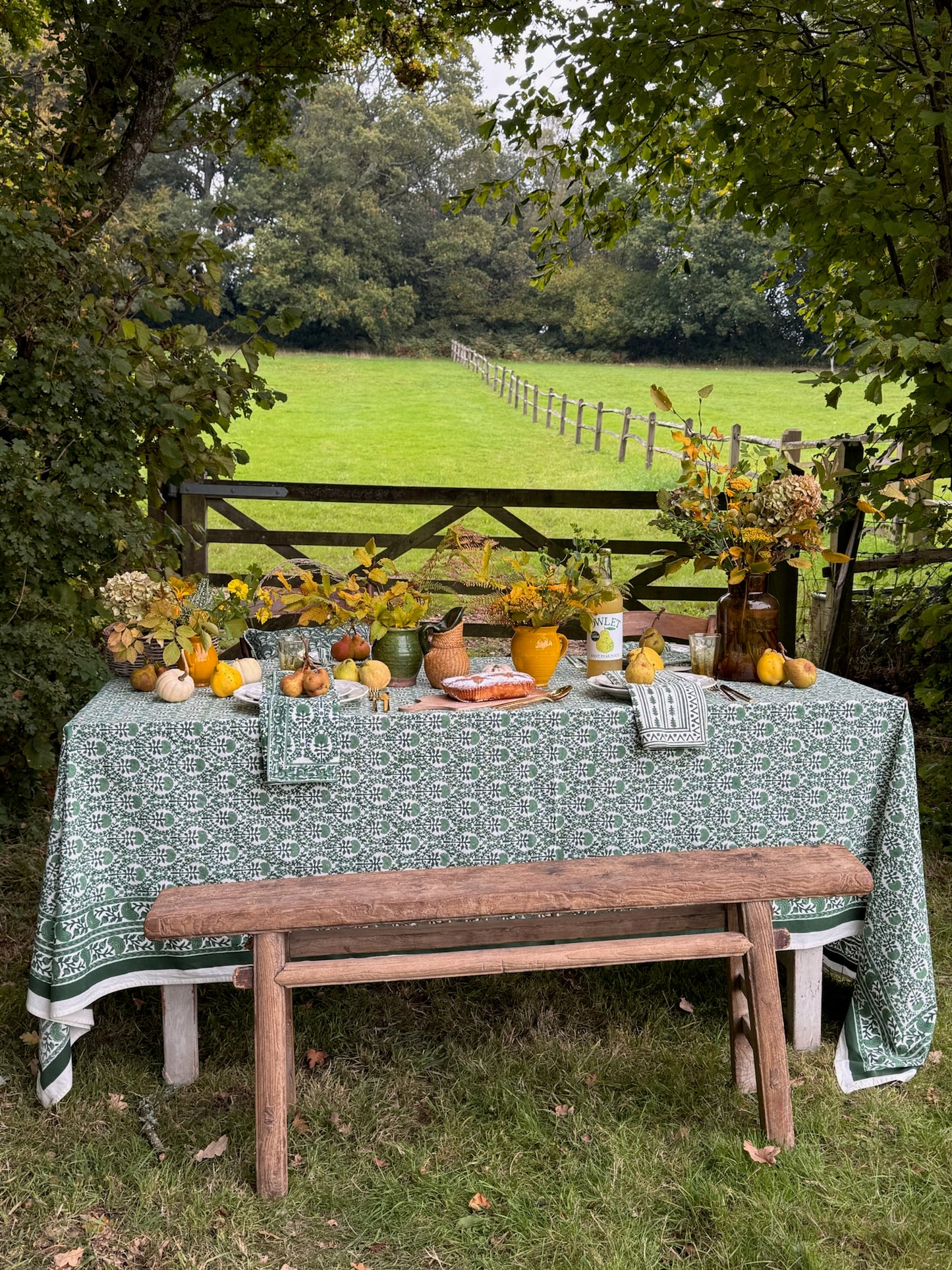 GREEN TRELLIS TABLECLOTH