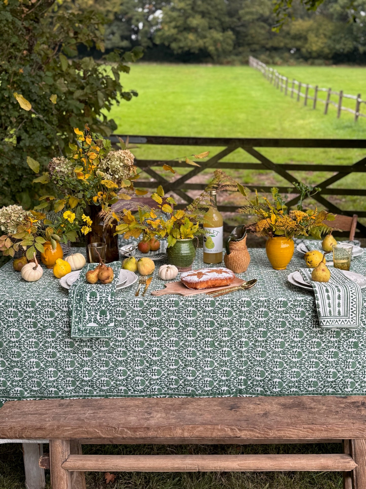 GREEN TRELLIS TABLECLOTH
