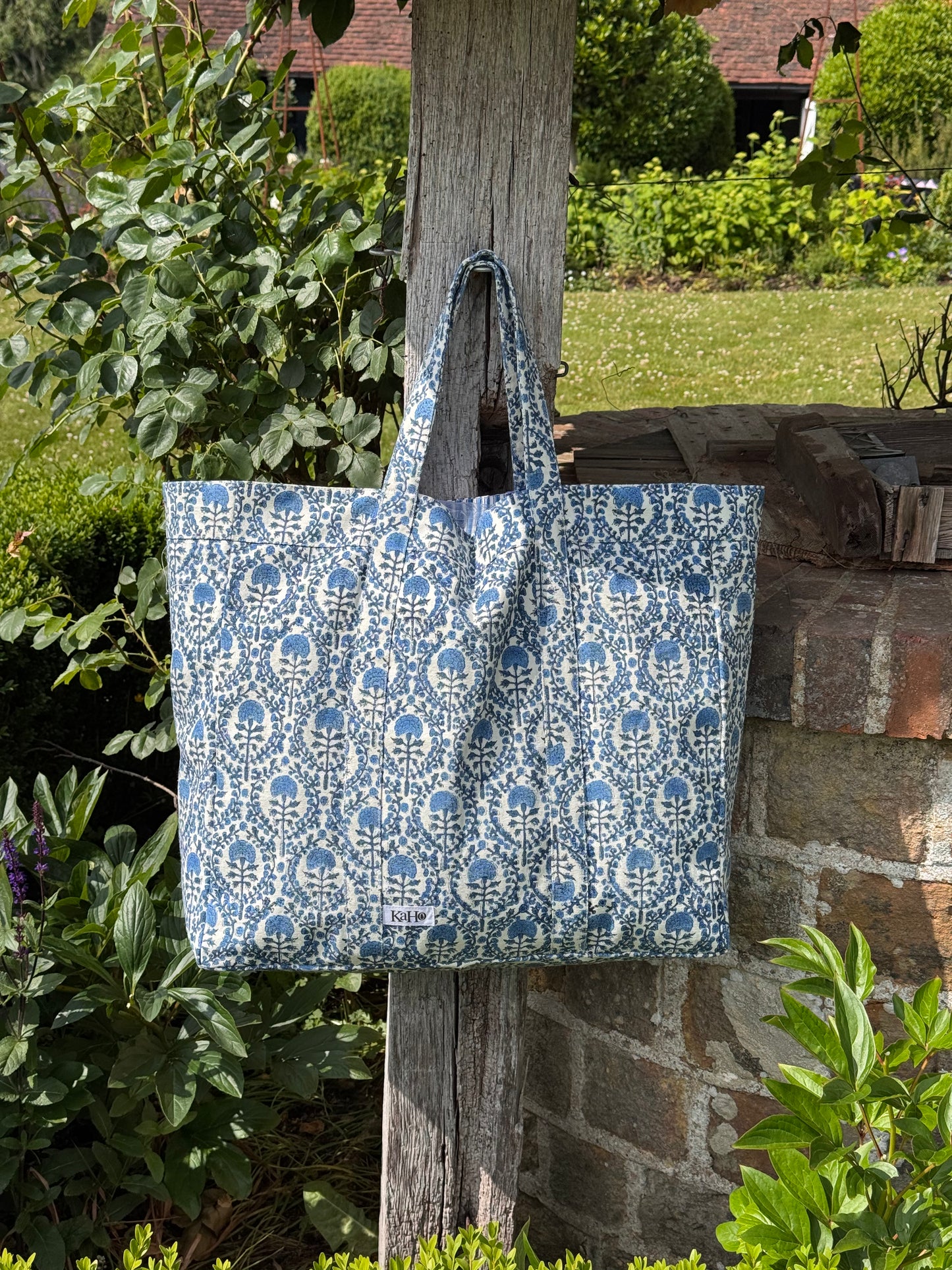 BLUE TRELLIS TOTE BAG