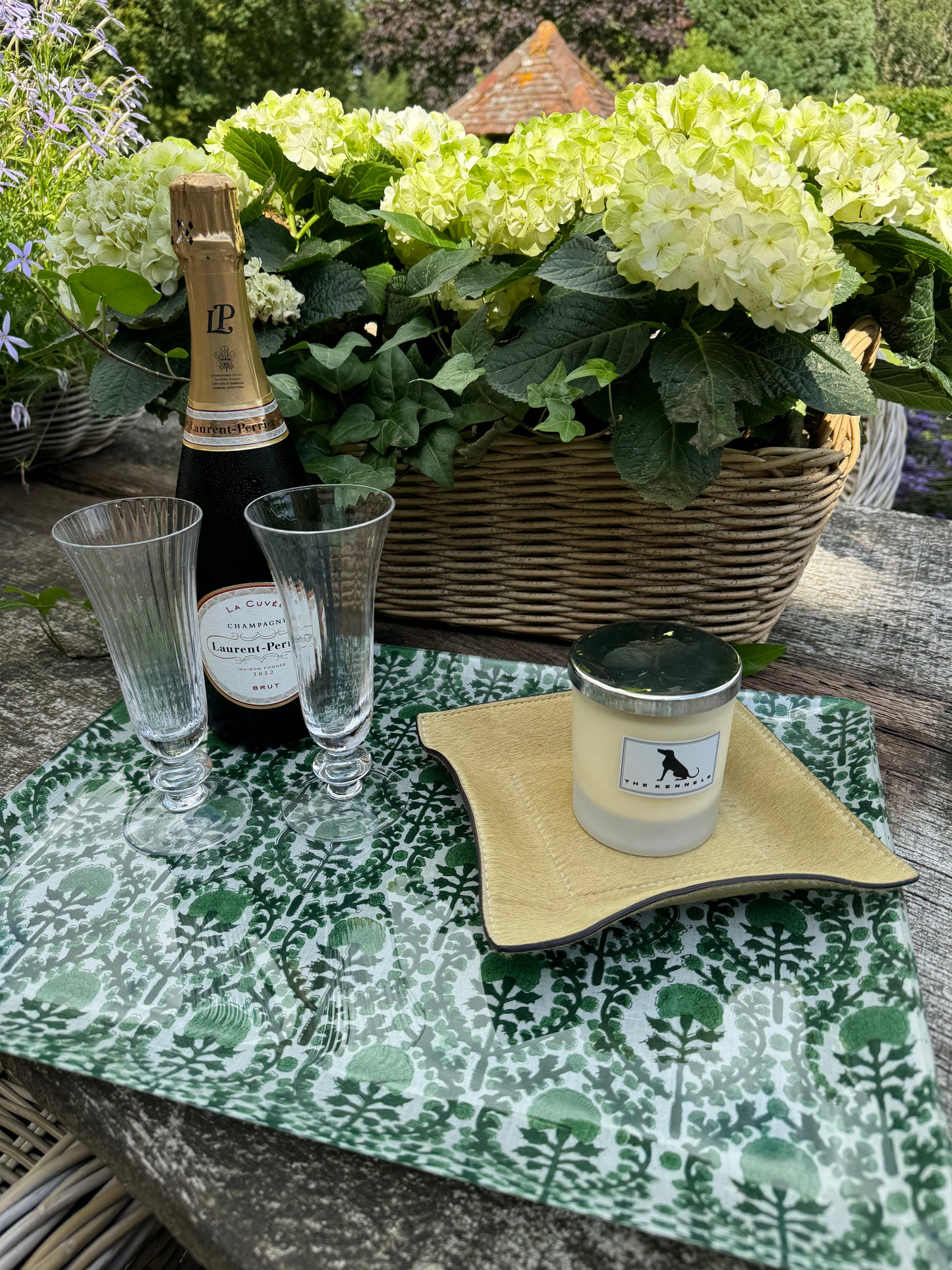 LARGE GREEN TRELLIS ACORN TRAY