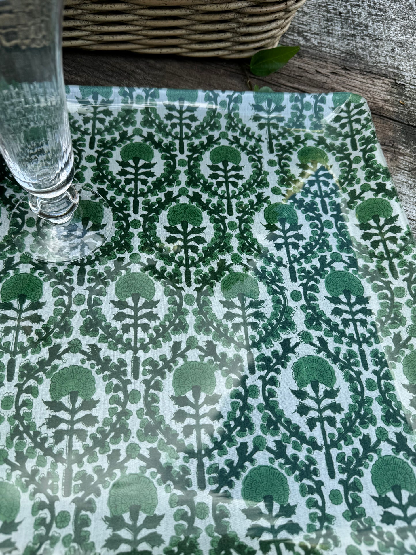 LARGE GREEN TRELLIS ACORN TRAY