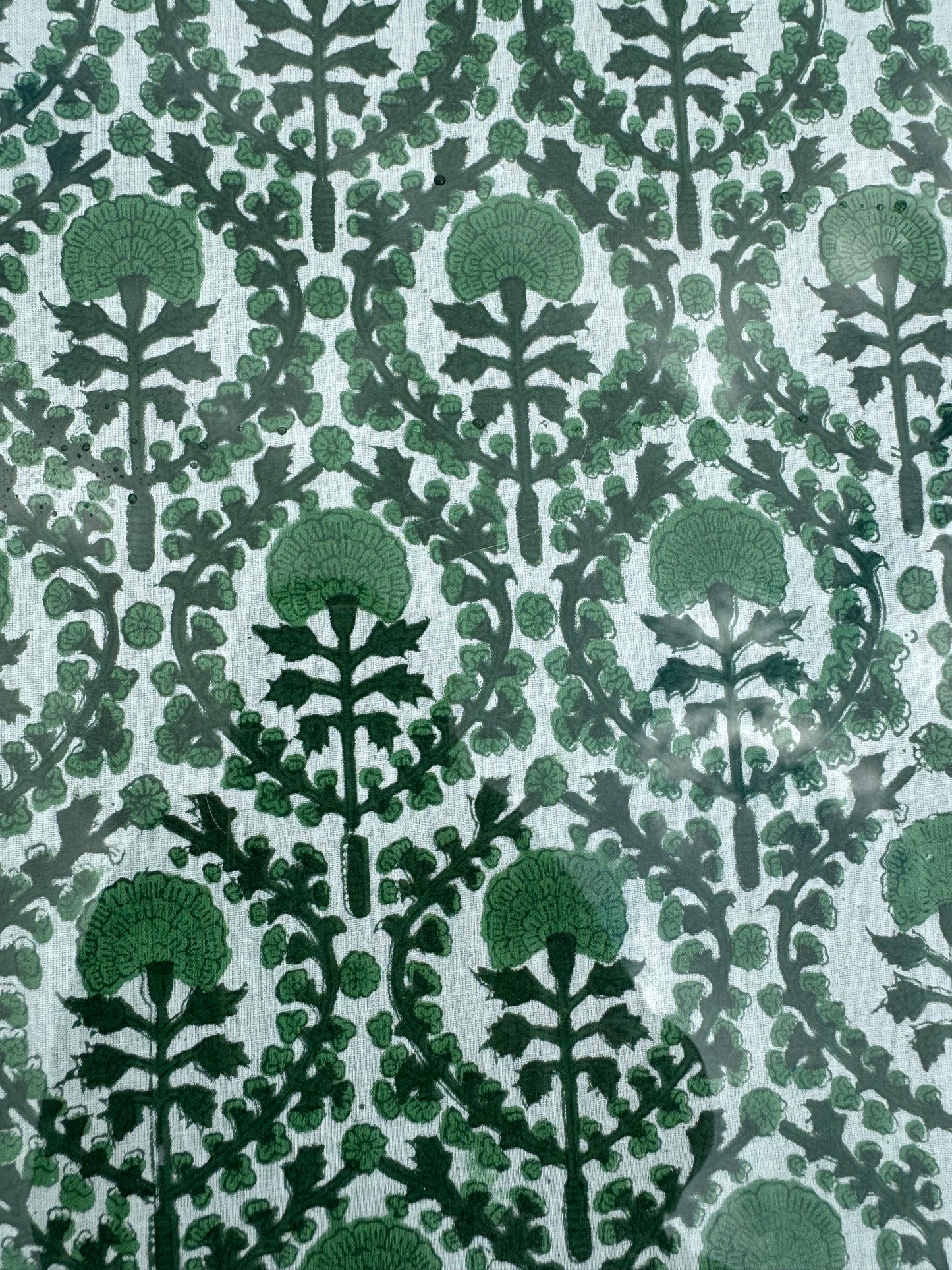 LARGE GREEN TRELLIS ACORN TRAY