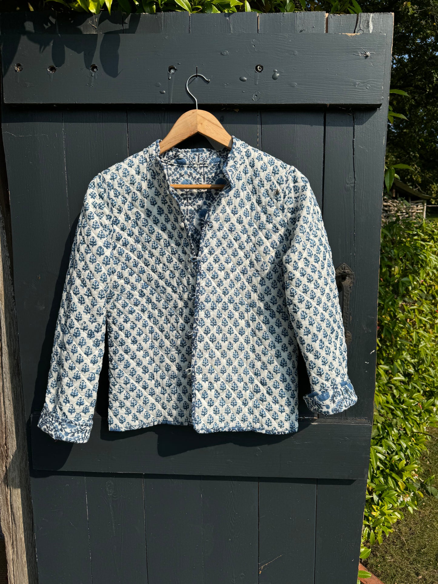 BLUE TRELLIS REVERSIBLE JACKET