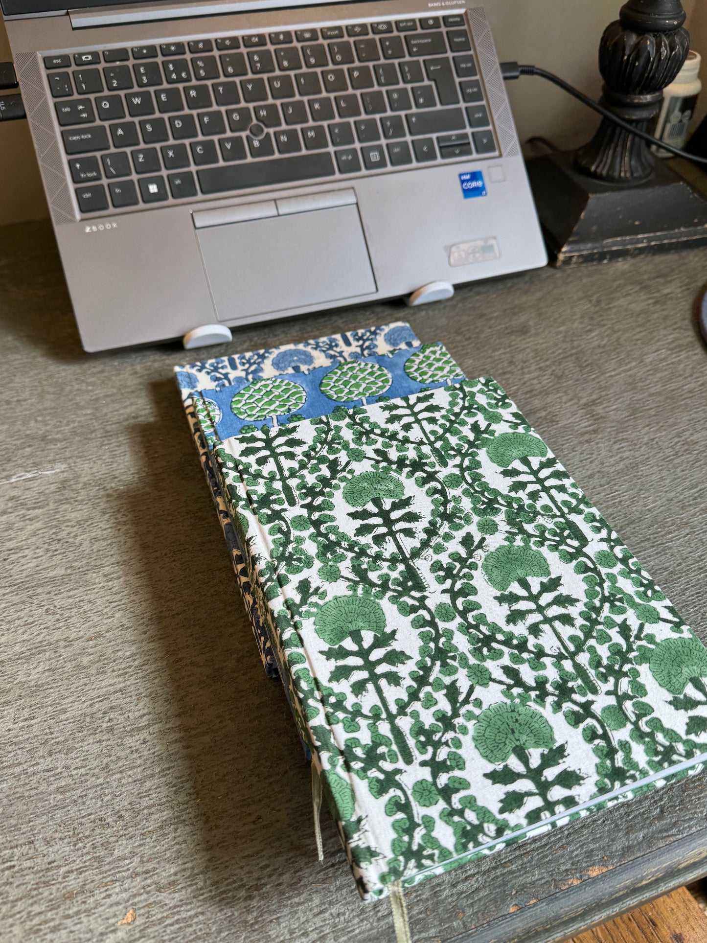 BLUE TRELLIS JOTTER