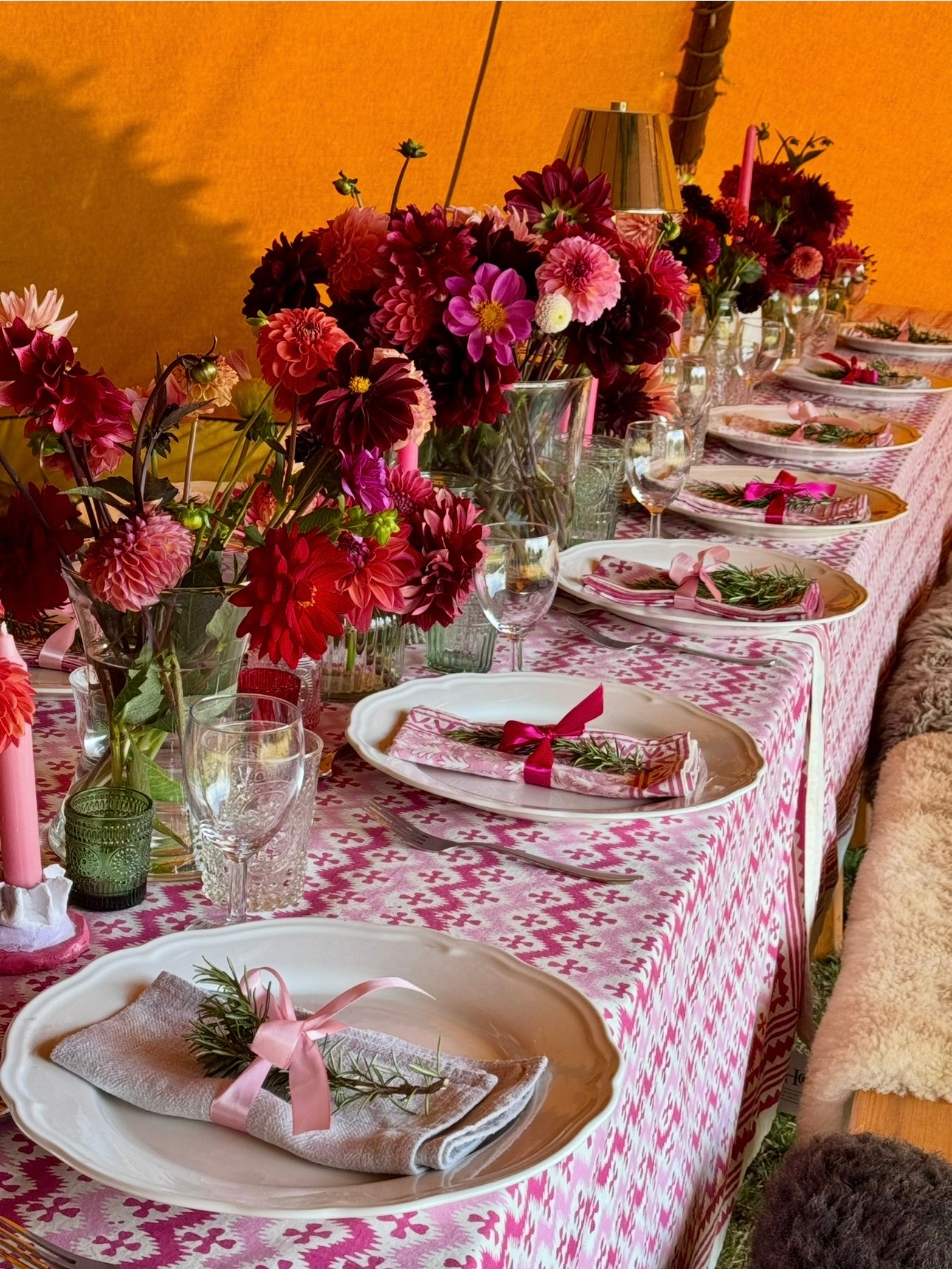 PINK ZIG ZAG TABLECLOTH