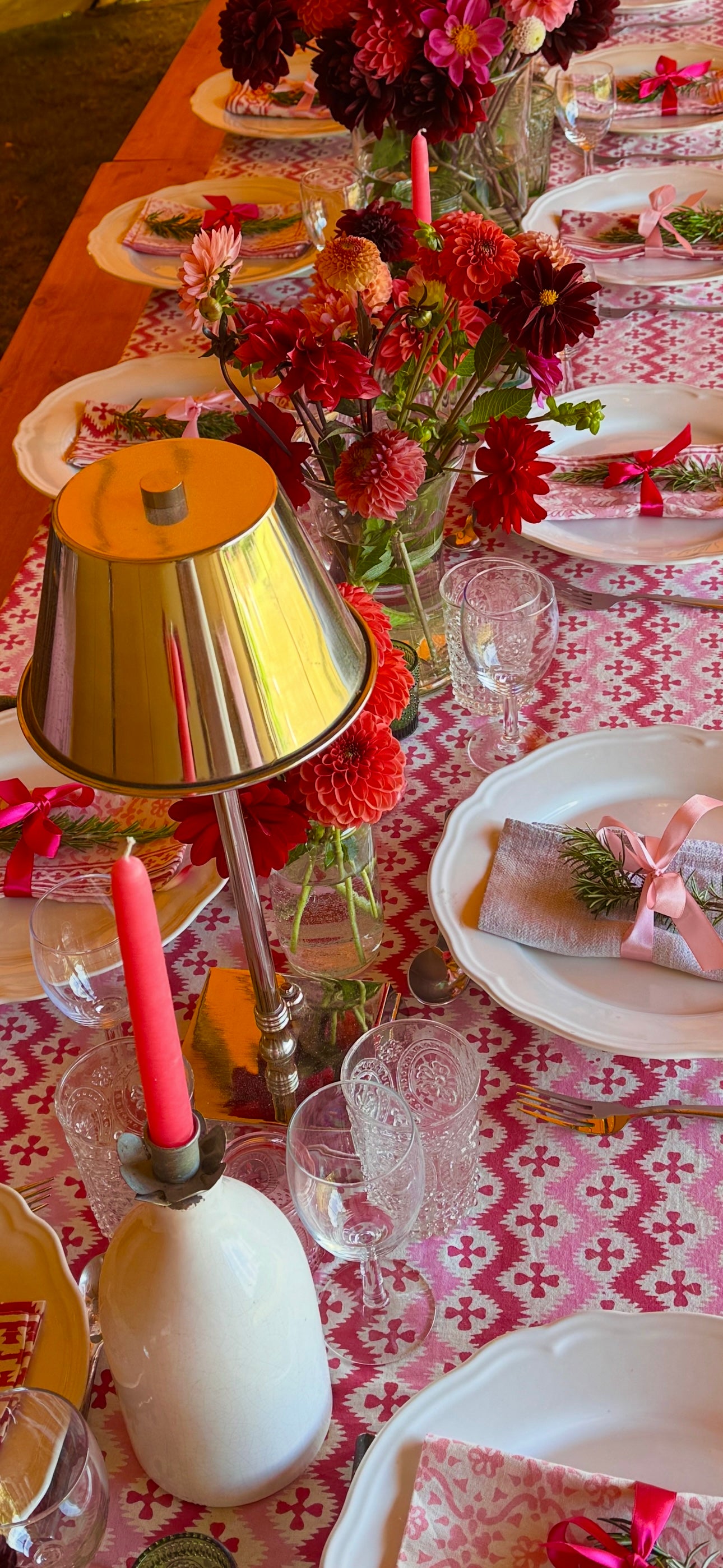 PINK ZIG ZAG TABLECLOTH
