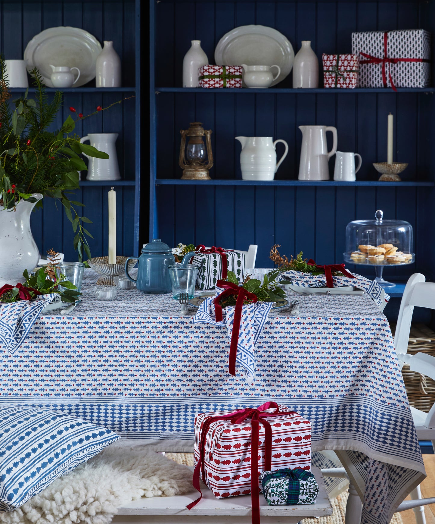 SCANDINAVIAN BLUE CHRISTMAS TREE TABLECLOTH