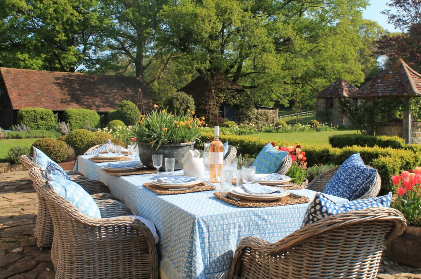 BLUE ACORN TABLECLOTH