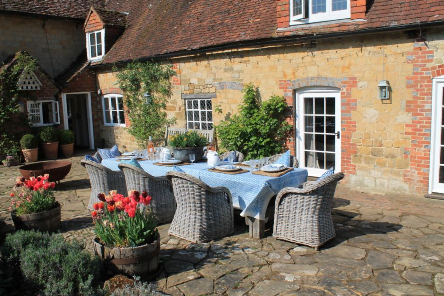 BLUE ACORN TABLECLOTH