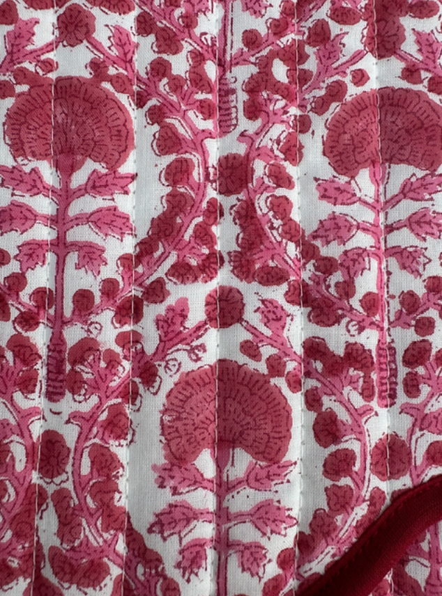 PINK AND RED TRELLIS LAPTOP CASE