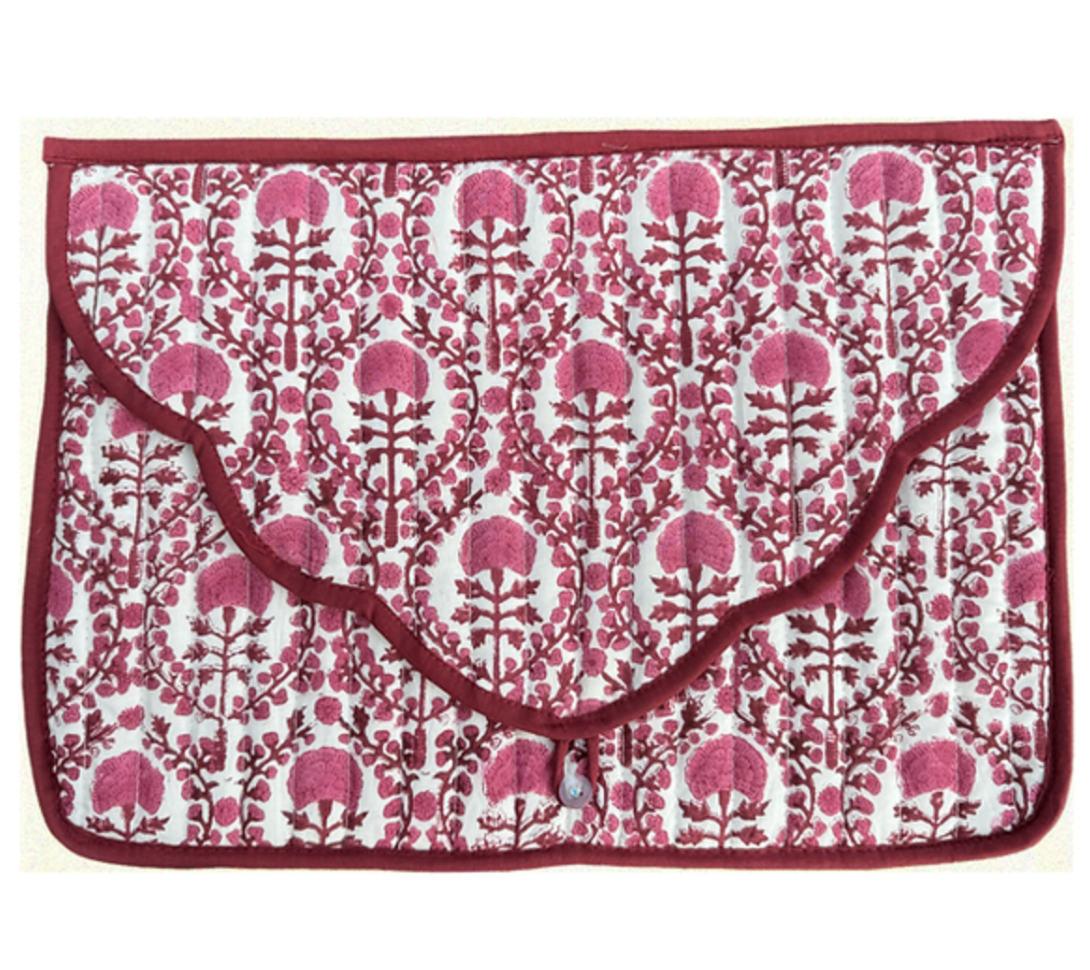WINTER BERRY TRELLIS LAPTOP CASES