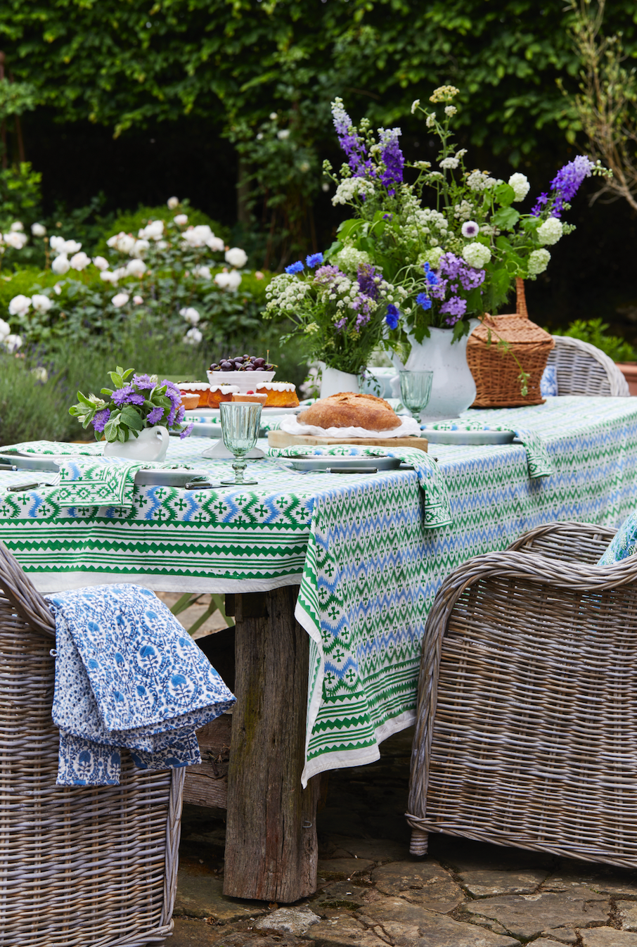 BLUE AND GREEN ZIG ZAG TABLECLOTH