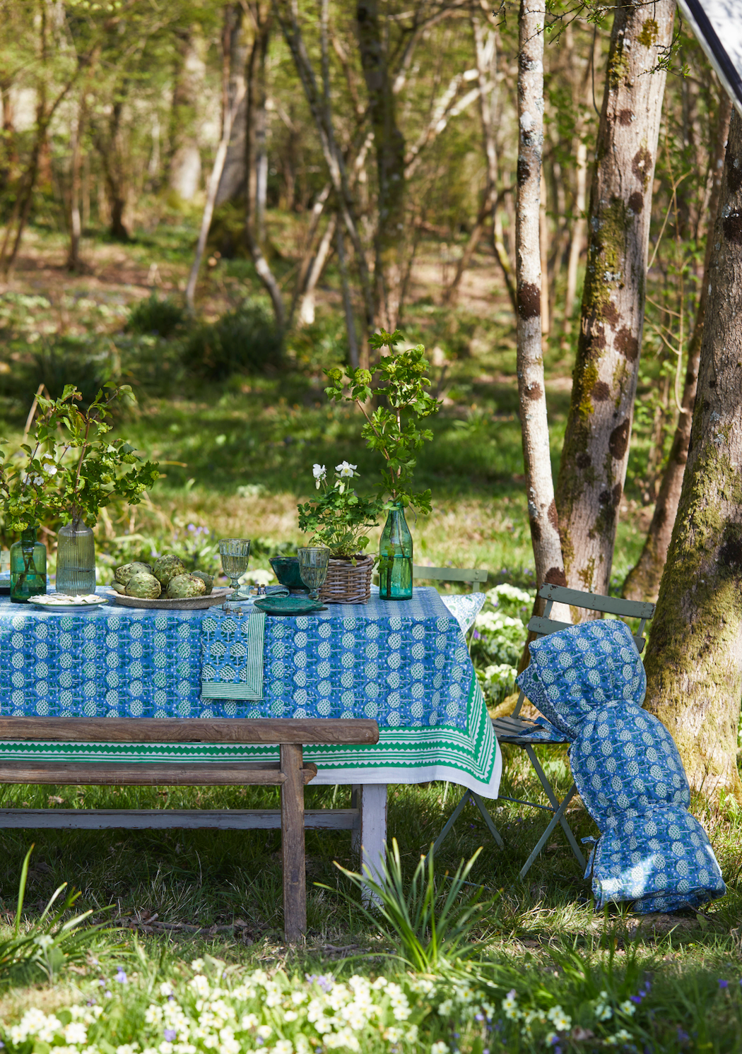 BLUE AND GREEN ARTICHOKE TABLECLOTH