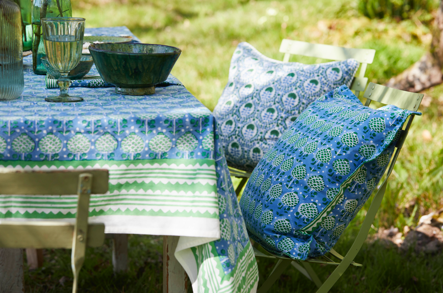 BLUE AND GREEN ARTICHOKE TABLECLOTH