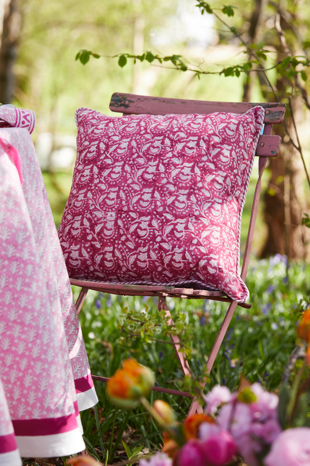 PINK ACORN TABLECLOTH