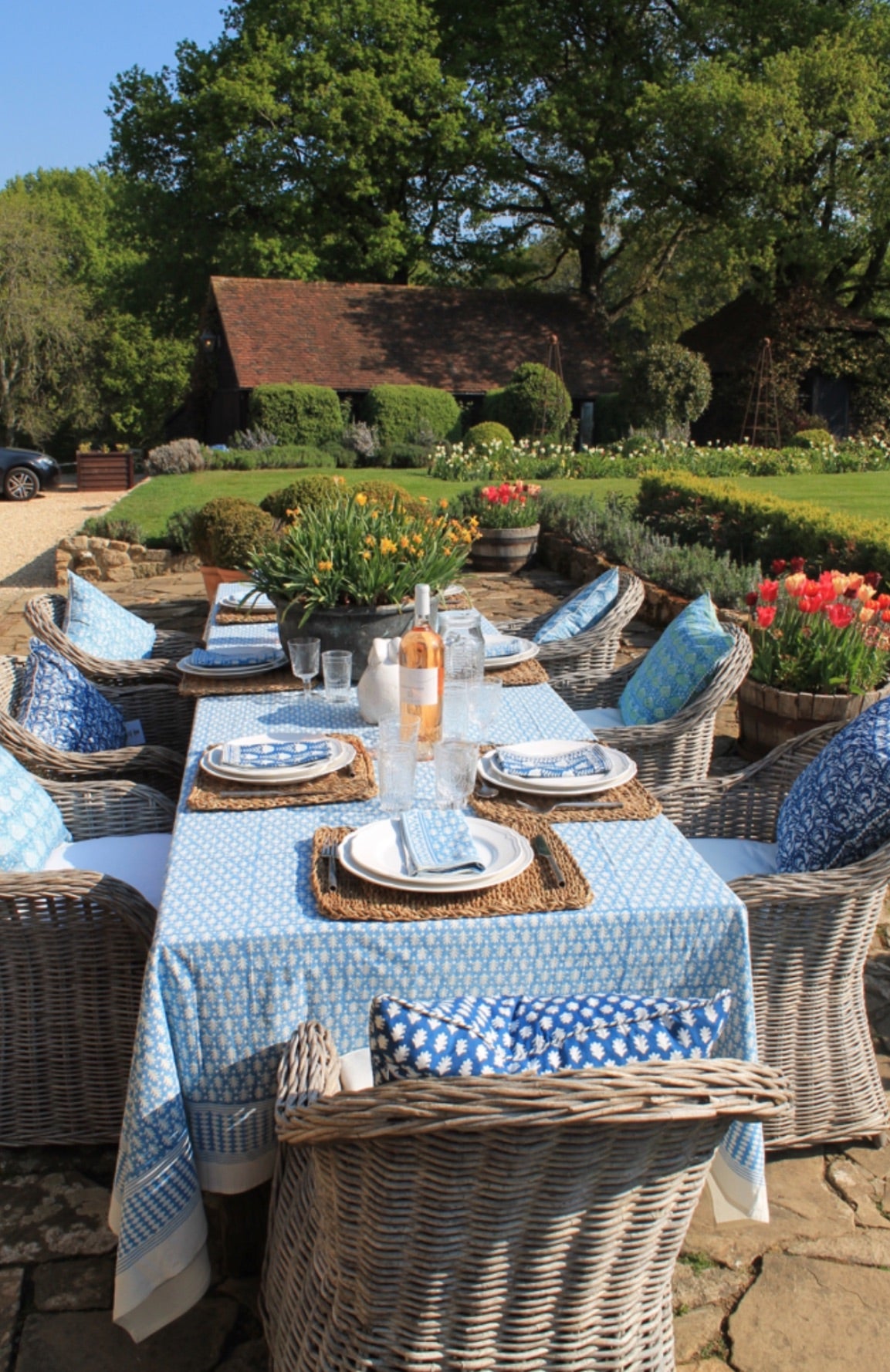 BLUE ACORN TABLECLOTH