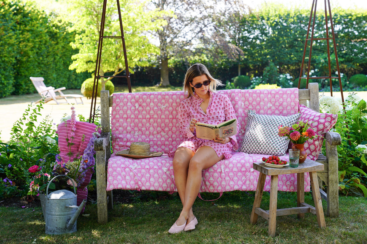 PINK JELLYFISH BENCH QUILT