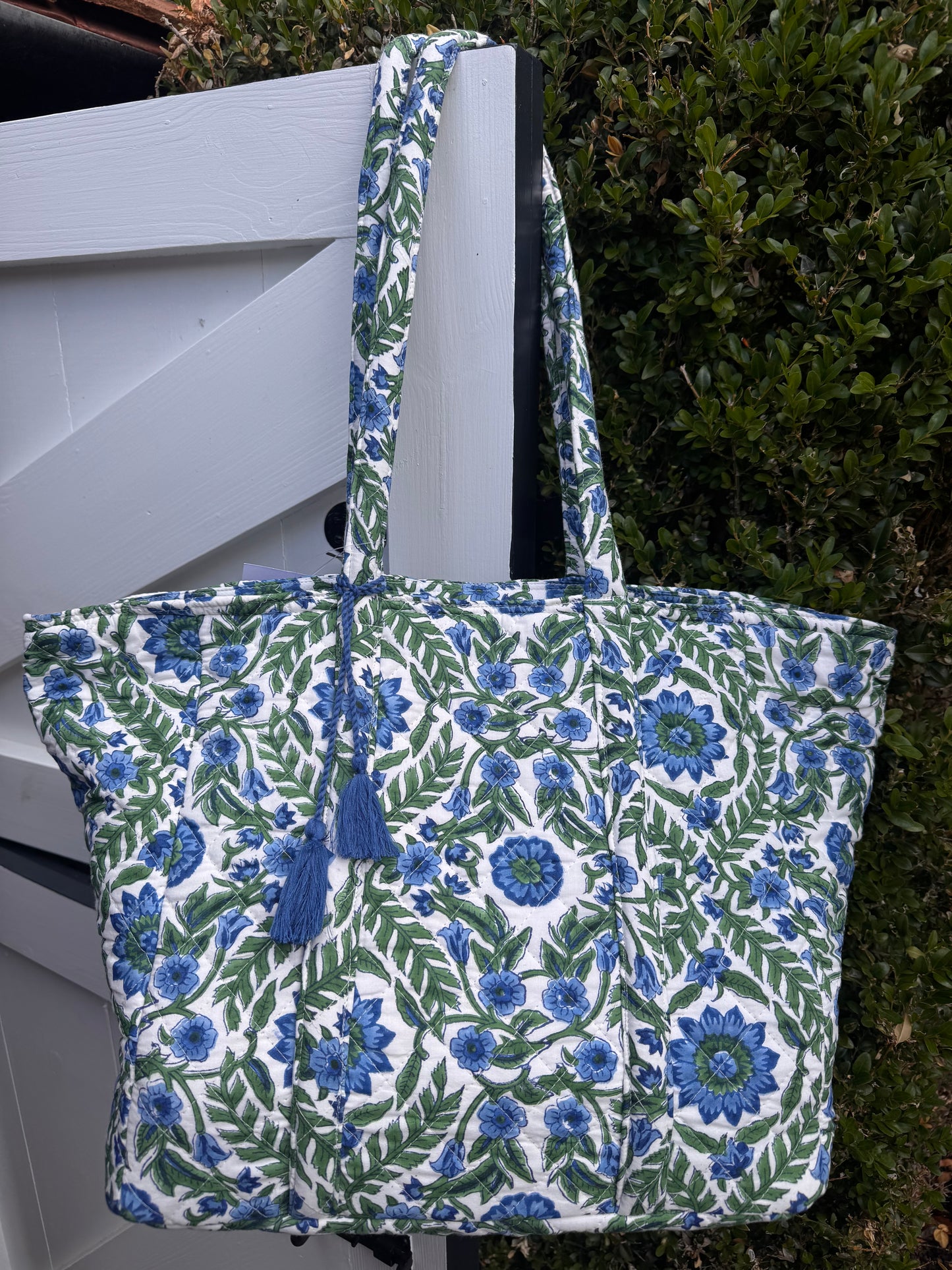 BLUE AND GREEN STAR FLORAL SHOULDER BAG