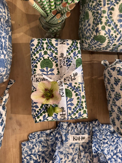 BLUE AND GREEN TRELLIS WRAPPING PAPER