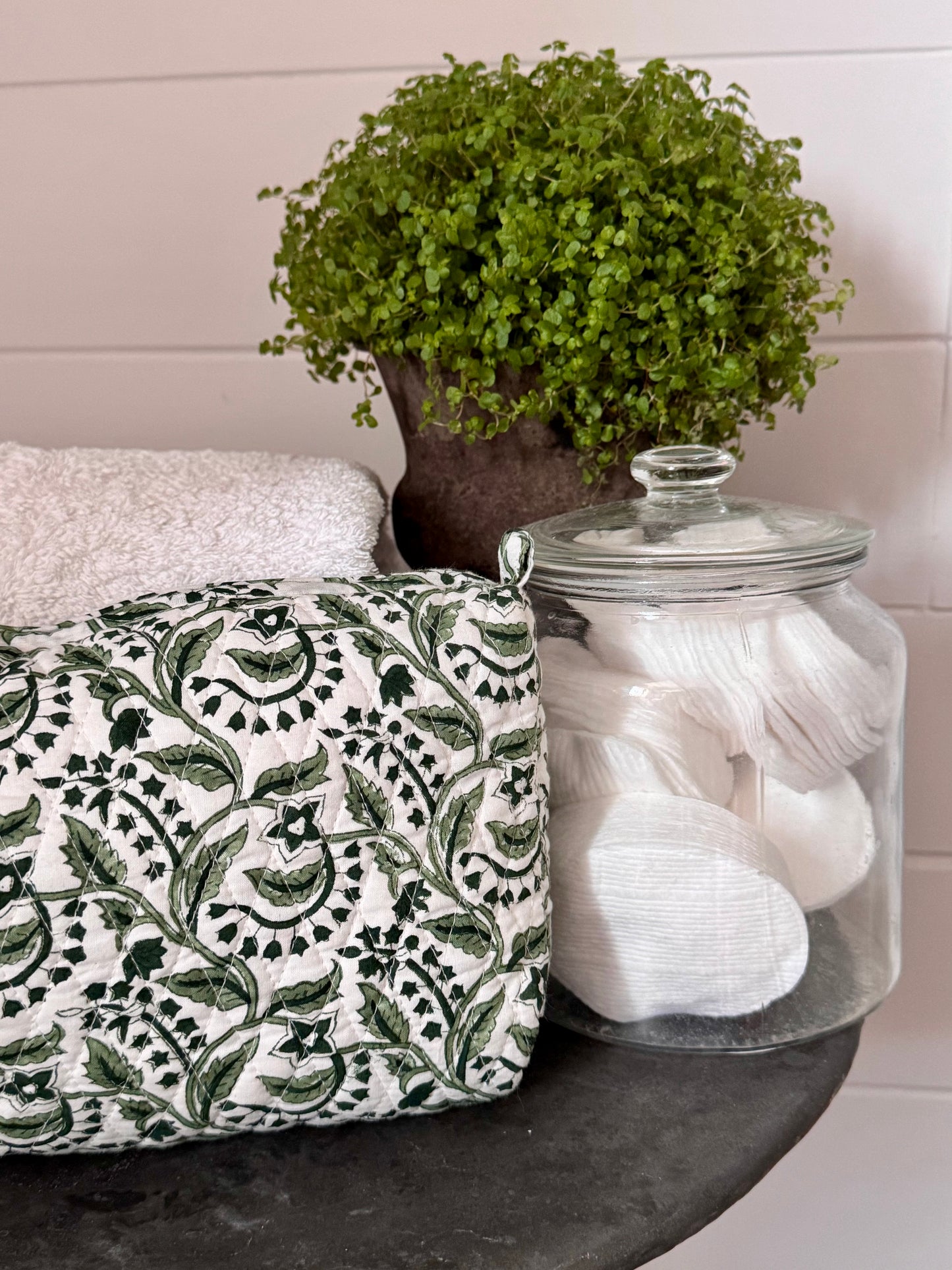 GREEN REVERSE FLORAL MAKEUP BAG