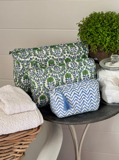 GIANT BLUE AND GREEN TRELLIS WASH BAG