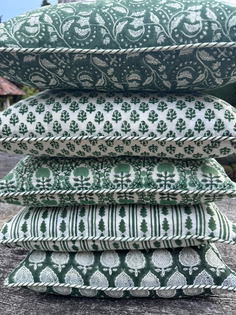 GREEN TRELLIS BENCH QUILT