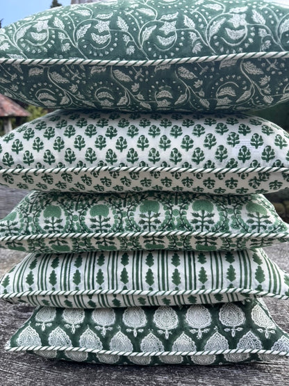 GREEN TRELLIS BENCH QUILT