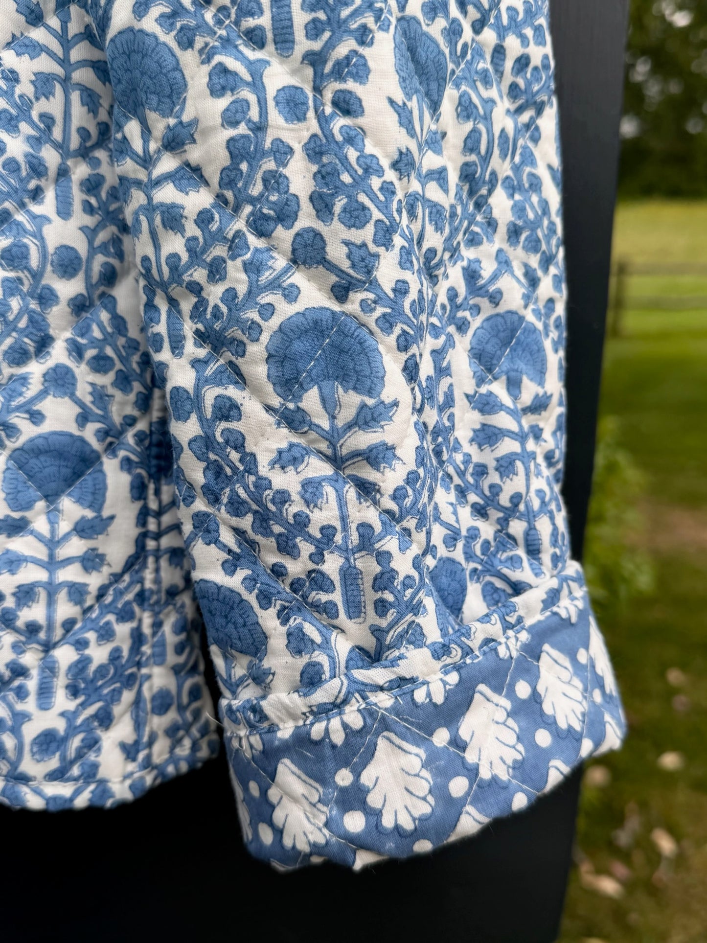 BLUE TRELLIS REVERSIBLE JACKET