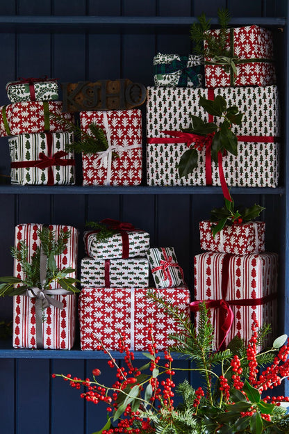 GREEN TRELLIS WRAPPING PAPER