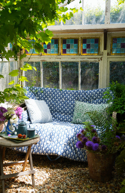 BLUE JELLYFISH BENCH QUILT