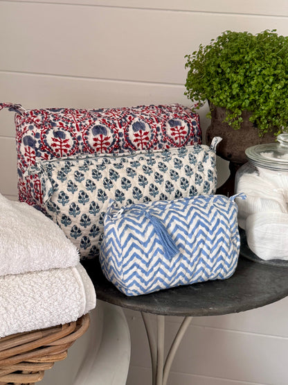 GIANT BLUE AND RASPBERRY TRELLIS WASH BAG