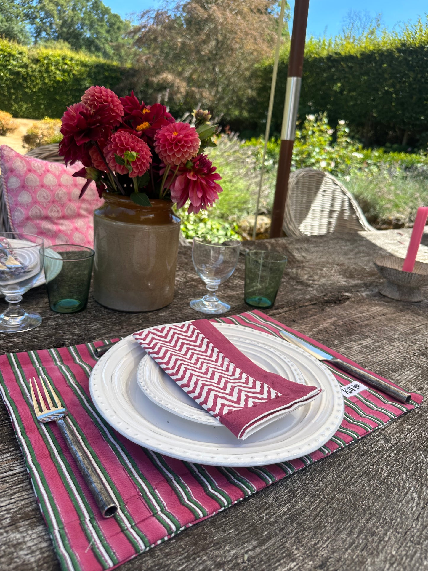 PINK AND GREEN PLACEMAT
