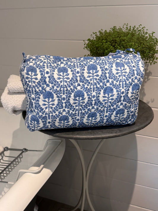 GIANT BLUE TRELLIS WASH BAG