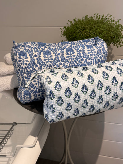 GIANT BLUE TRELLIS WASH BAG