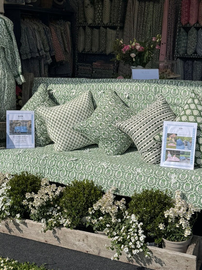 GREEN TRELLIS BENCH QUILT