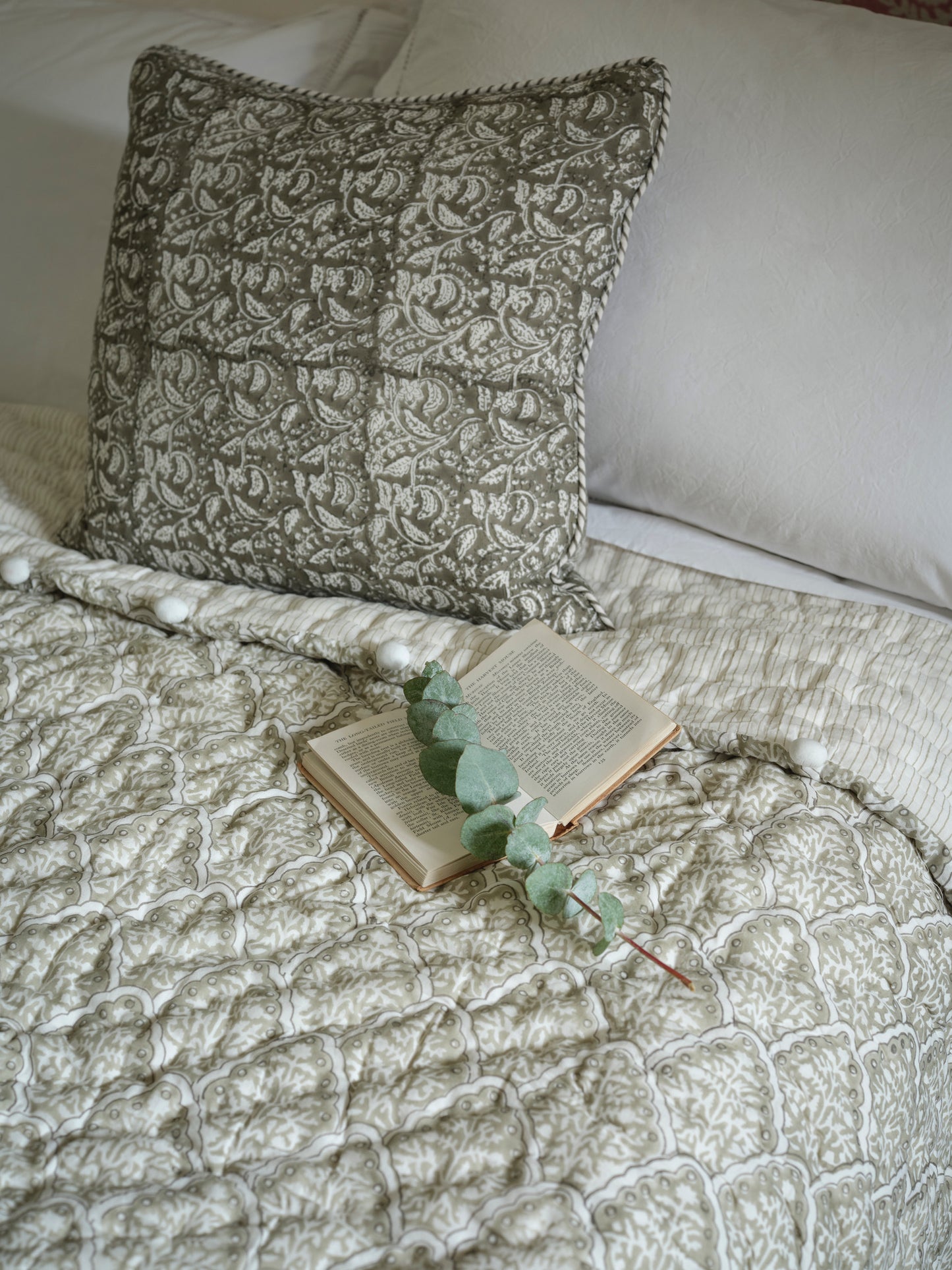 Putty Tile Bed Quilt
